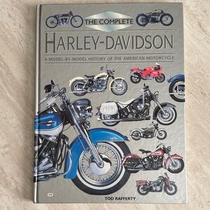 Harley-Davidson Illustrated Motorcycle Guide - Blue and Silver Hardcover